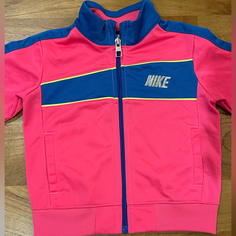 Nike Hot Pink Zip Up Jacket with Navy Logo Tag - Size 3T - Picture 2 of 6